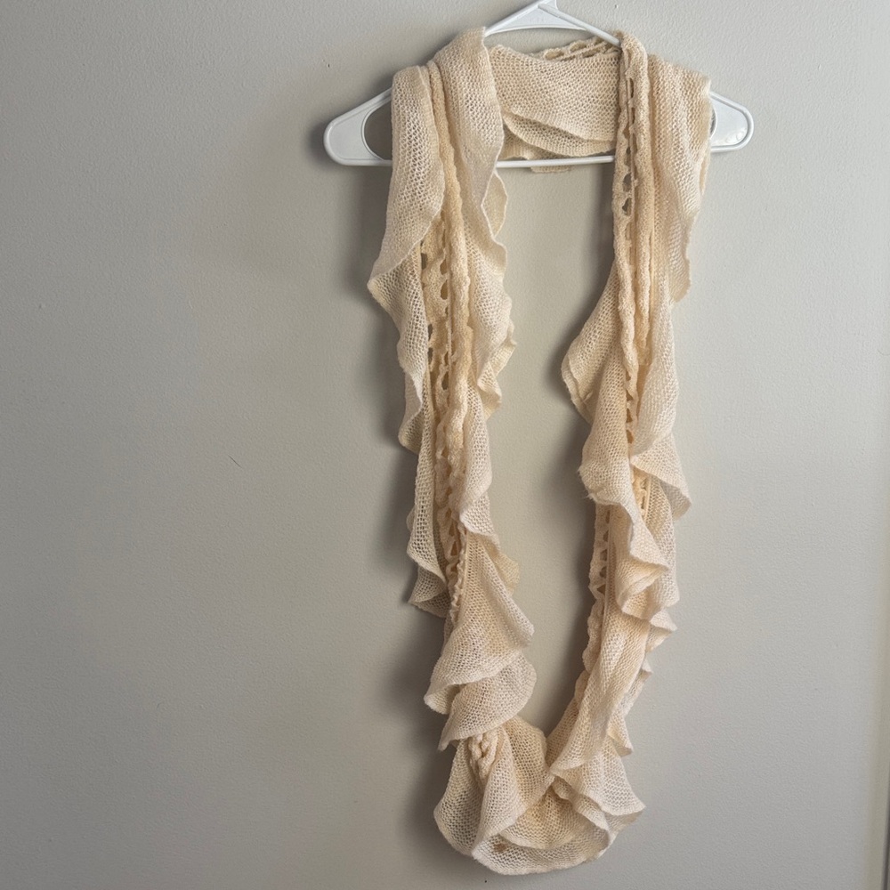 Elegant Cream Ruffled Scarf
